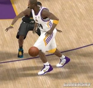 《NBA 2K12》过人方法(名人堂适用)