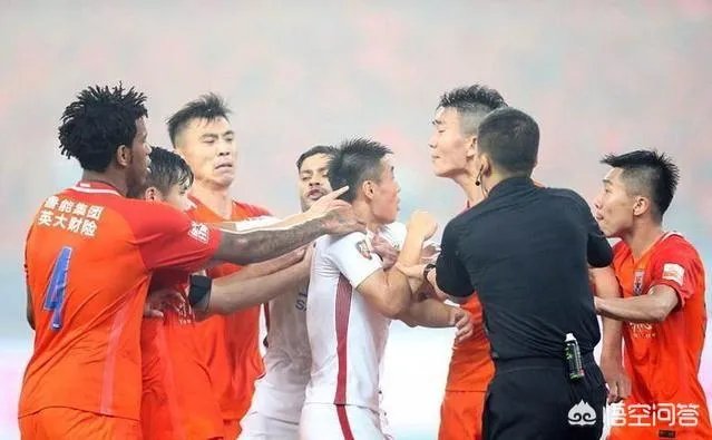 你觉得中超榜首大战：山东鲁能vs上海上港，比赛的结果会怎样？