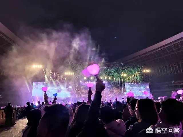 有人说周杰伦演唱会的质量越来越低,对此你怎么看?