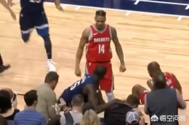 保罗被凶狠推搡，格林为兄弟出头遭驱逐，你如何评价？