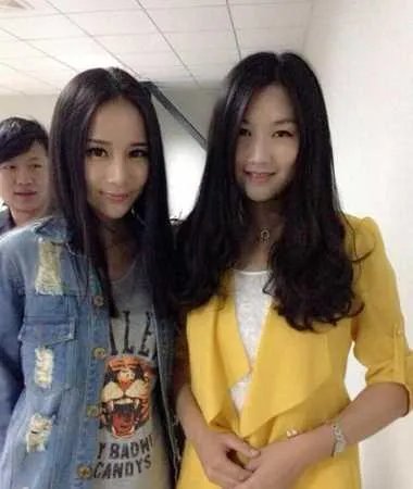 《英雄联盟》的主播小智到底长什么样子？有没有真实的照片？