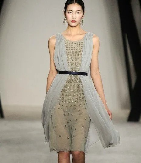 刘雯默认恋情了吗 与韩国欧巴相爱