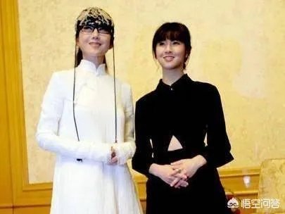 曾经在春晚舞台惊艳众人的小彩旗，现在怎么样了？