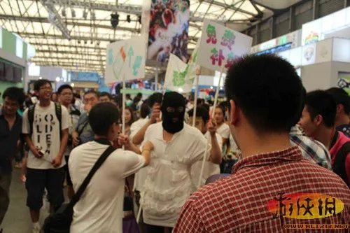 史上最大“乳” 2011CJ最解渴“胸器”解密