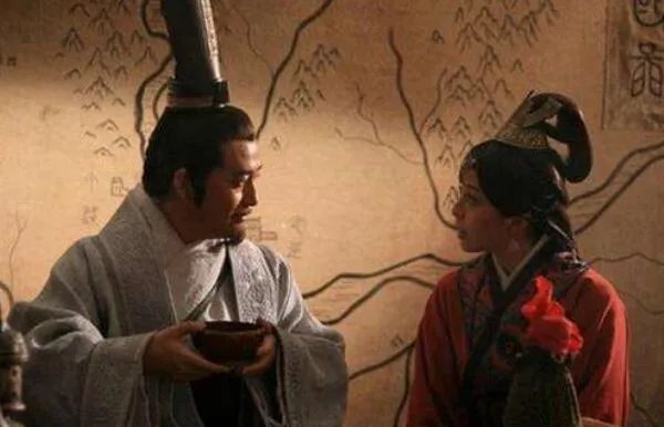 白起确实是商鞅之子:小说虚构(商鞅死时白起未出生)