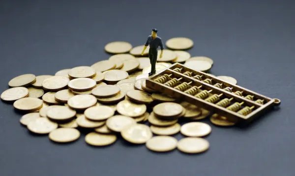 今年留抵退税约1.5万亿元，此举有利于完善哪些制度？