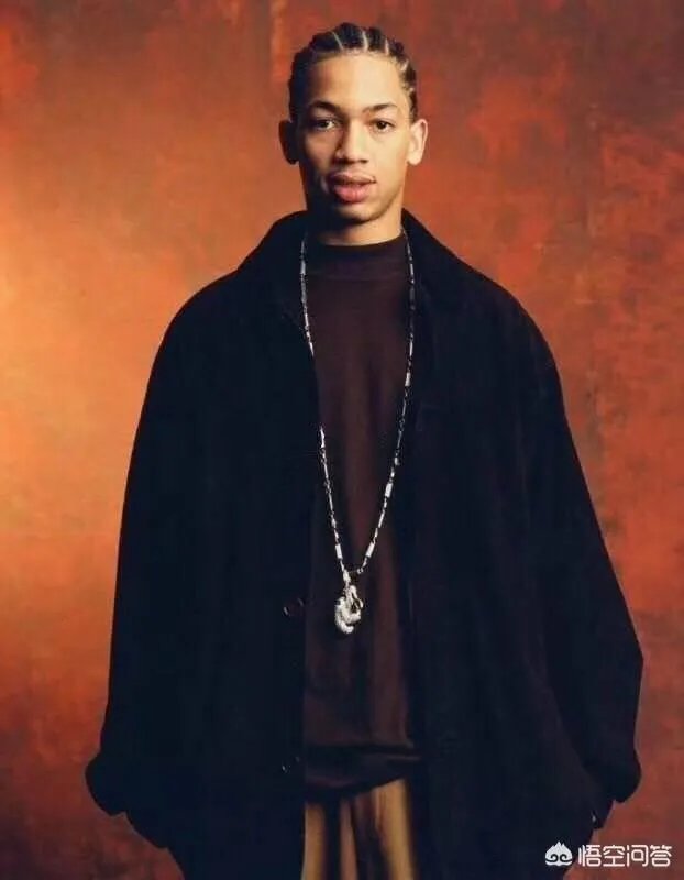 G2末节詹姆斯上篮被萨博尼斯放倒,恶意犯规,怎么看?