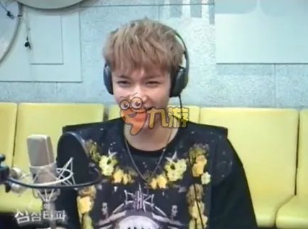 张艺兴示爱唐嫣 exo张艺兴微博资料背景照片大全