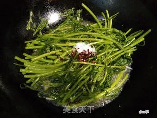 清炒茼蒿