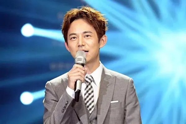 在你的认知里面，何炅老师是一个什么样的人？