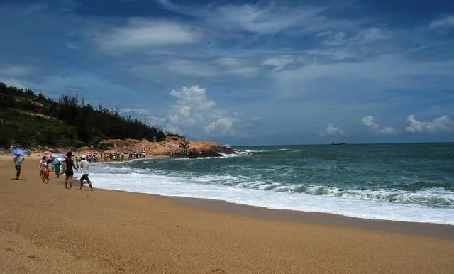 惠州惠东港口镇好不好玩，听说有很多海鲜？