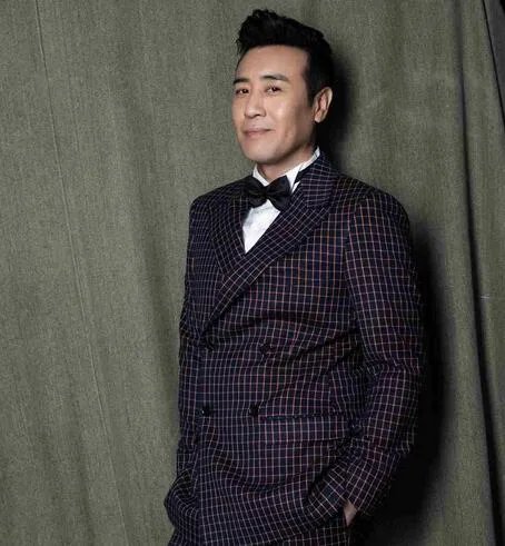 于和伟被曝有小四 王丽坤澄清不是“小三”