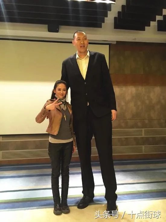 孙明明和姚明哪个高