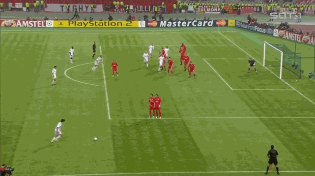 2005年欧冠决赛，上下半场比赛的反差为什么这么大？