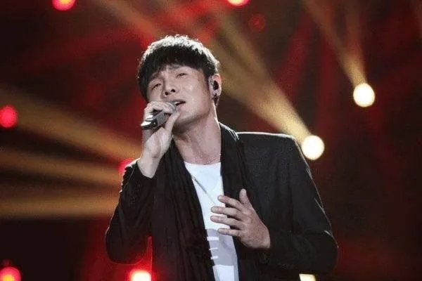 李荣浩为何微博发文称“无论做事还是做人,自己都不如别人”?