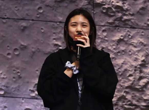 汪峰大女儿助阵章子怡新片,发言略显羞涩,她今后是否有进入娱乐圈的可能?