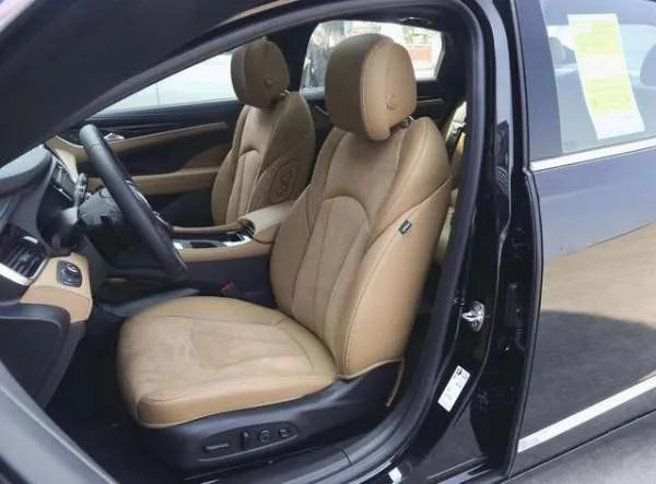 不到22万的中大型轿车，入门版的别克君越，配置够用吗？