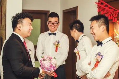 结婚典礼新郎父亲讲话稿  父亲幽默婚礼致辞怎么说