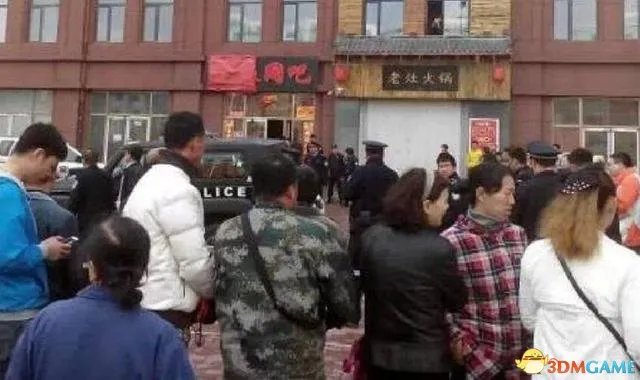 男子向女收银员求复合遭拒 网吧里挥刀砍死前女友