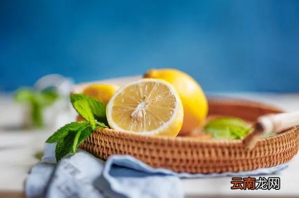 白衣服染黑了处理妙方 白色衣服被染黑色了怎么办