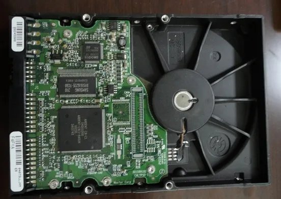 硬盘马达如何敲出来