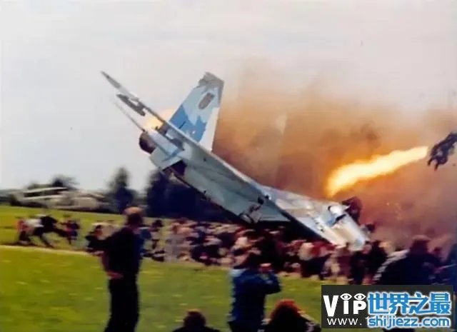 2002年乌克兰航展事故图片视频 乌克兰航展事故死了多少人 
