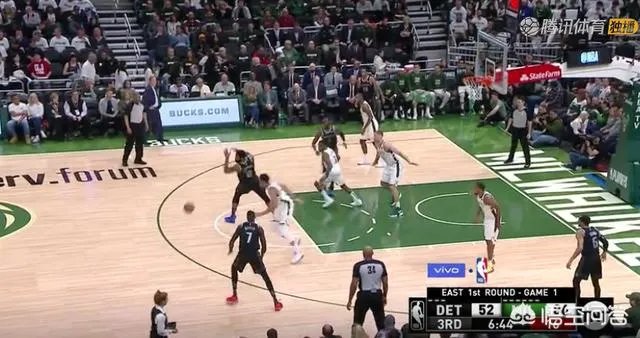 天赋炸裂！字母哥实战中上演罚球线扣篮，这球有多难？