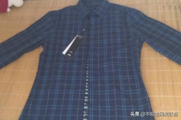 如何叠长袖的衣服？