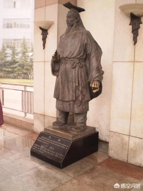 济南泉城广场里的雕塑，也称山东名人雕塑，为什么没有辛弃疾？