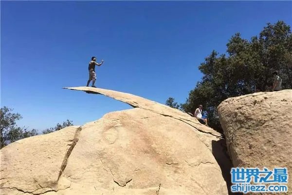 世界上最不可思议的石头，海巴夏含有奇特的化学物质 