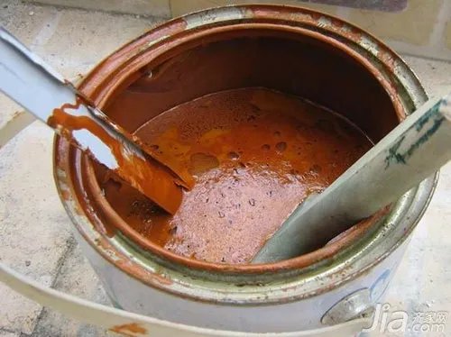 刷漆前一定要用加固剂吗 为什么墙面会起包？