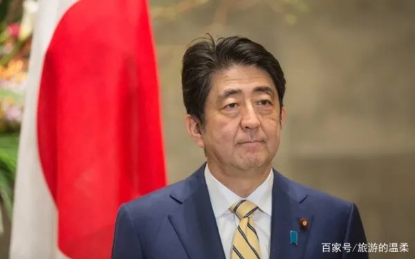 安倍晋三突然辞去首相职务，为啥好多人都在夸赞他？