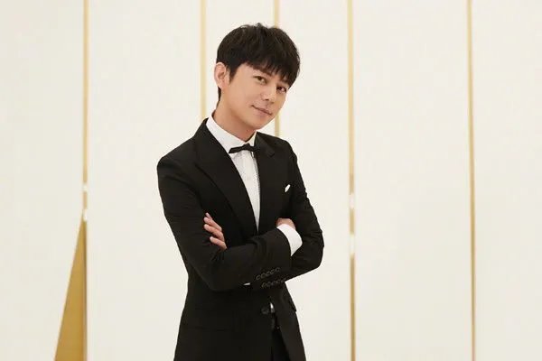 在你的认知里面，何炅老师是一个什么样的人？