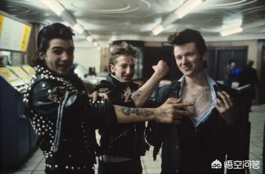 有哪些擅长以地铁为场景拍照的摄影师？