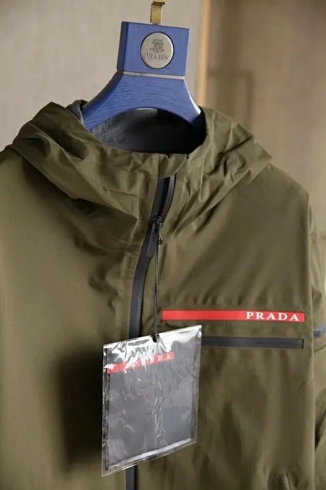 普拉达的服装风格是什么？