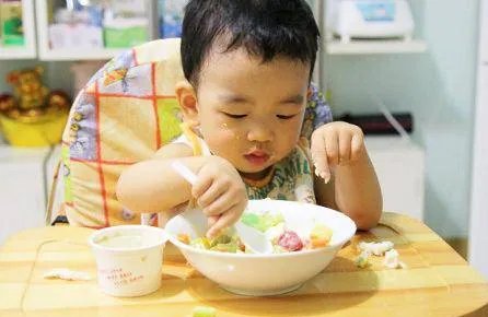 孩子明明吃很多，还是不长个也不长肉？这是什么原因？