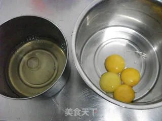 戚风蛋糕（用料简单，超级膨松）