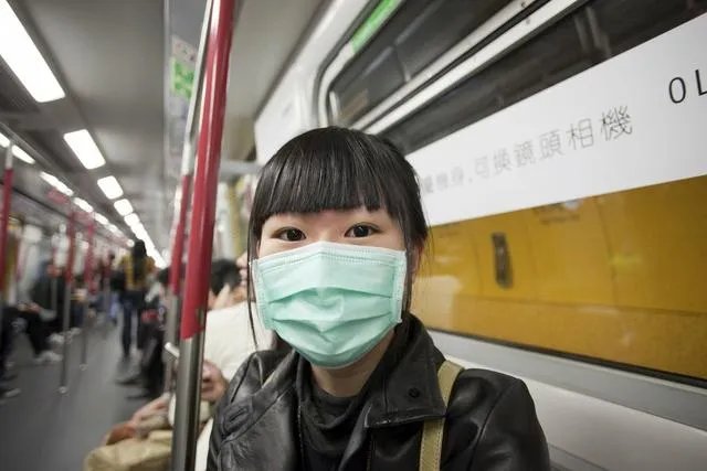 疫情基本控制，为什么还要戴口罩