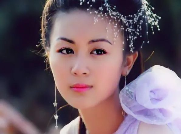 唐宁被曝无戏可拍，王祖贤300亿账单疑似被曝，为何会反差这么大？