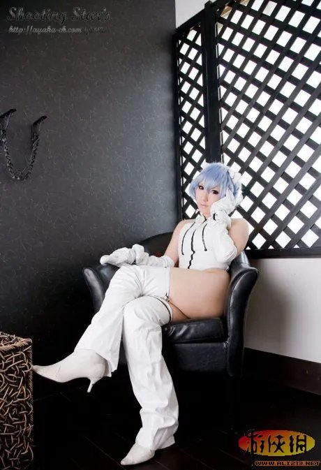 EVA爆乳凌波丽 性感女神让你惊心动魄