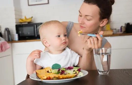 孩子明明吃很多，还是不长个也不长肉？这是什么原因？