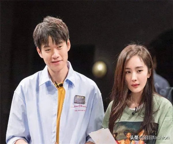 杨幂和魏大勋被拍到前后脚进同一家酒店，已经被多次拍到的两人为何迟迟不官宣恋情？