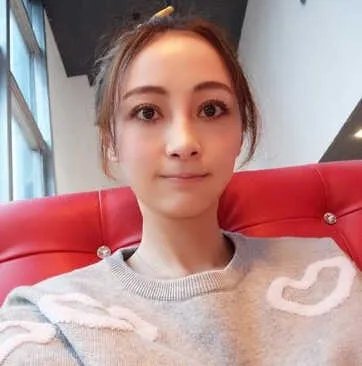 姚笛晒PS自拍曝光 自侃自己的脸是开瓶器