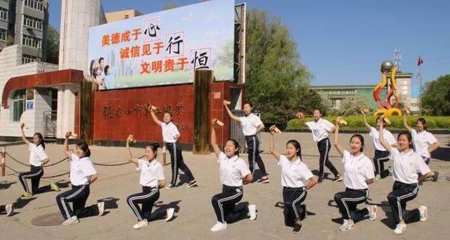 张家口二中学校环境怎么样？