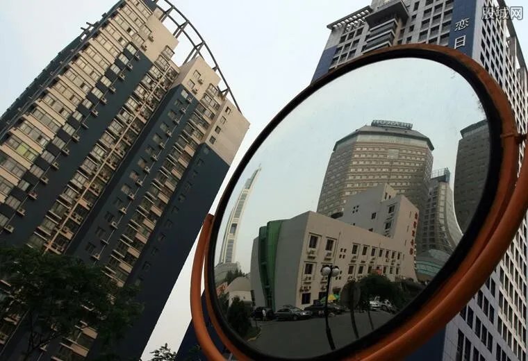 新华社评哄抬租金 机构抢夺房源抬高租金