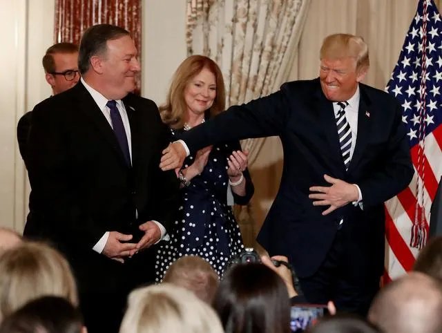 面对疫情特朗普害怕了,你怎么评价?