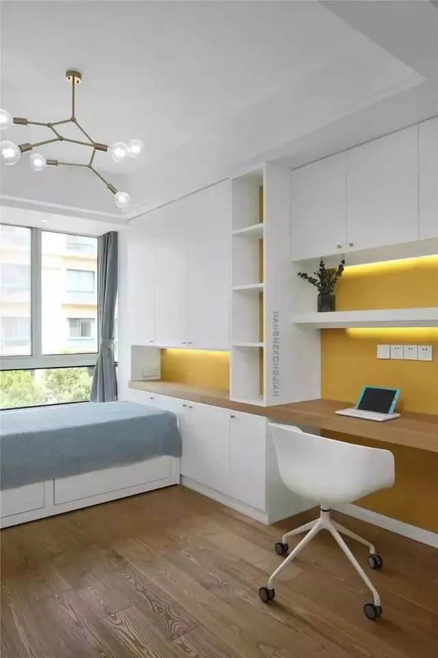 小户型≠蜗居！35款卧室榻榻米设计，太实用了！