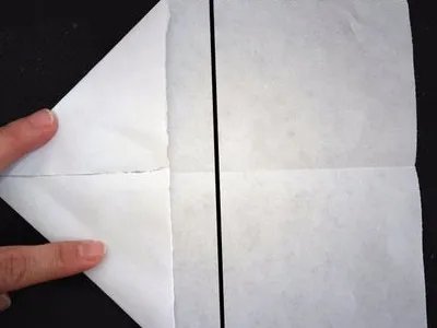 “开学第一课”中的歼15纸飞机怎么折