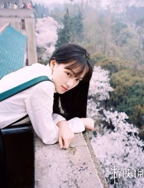 武大女神黄灿灿又整？打了两斤的苹果肌到底是什么鬼