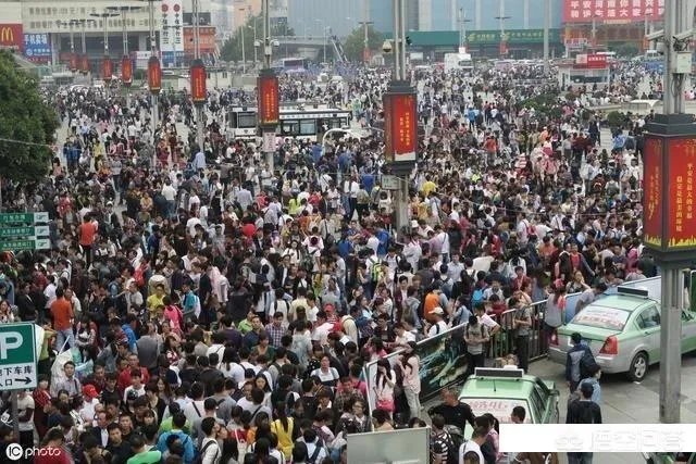 在郑州南龙湖买期房好？还是二手房好？